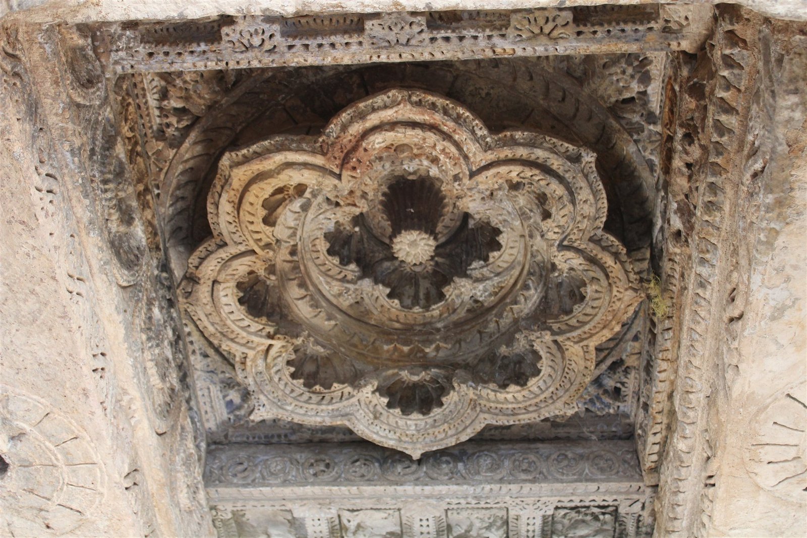 Toranas and detail