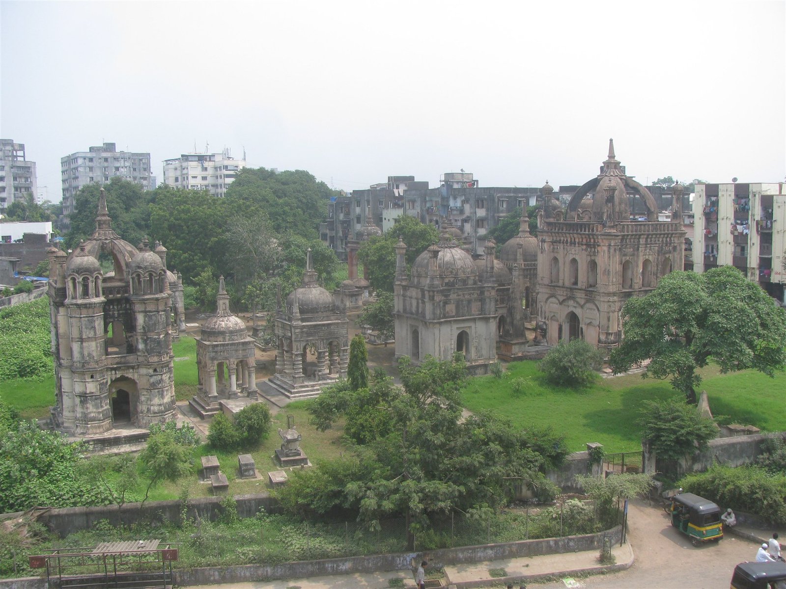 English & Dutch Tombs