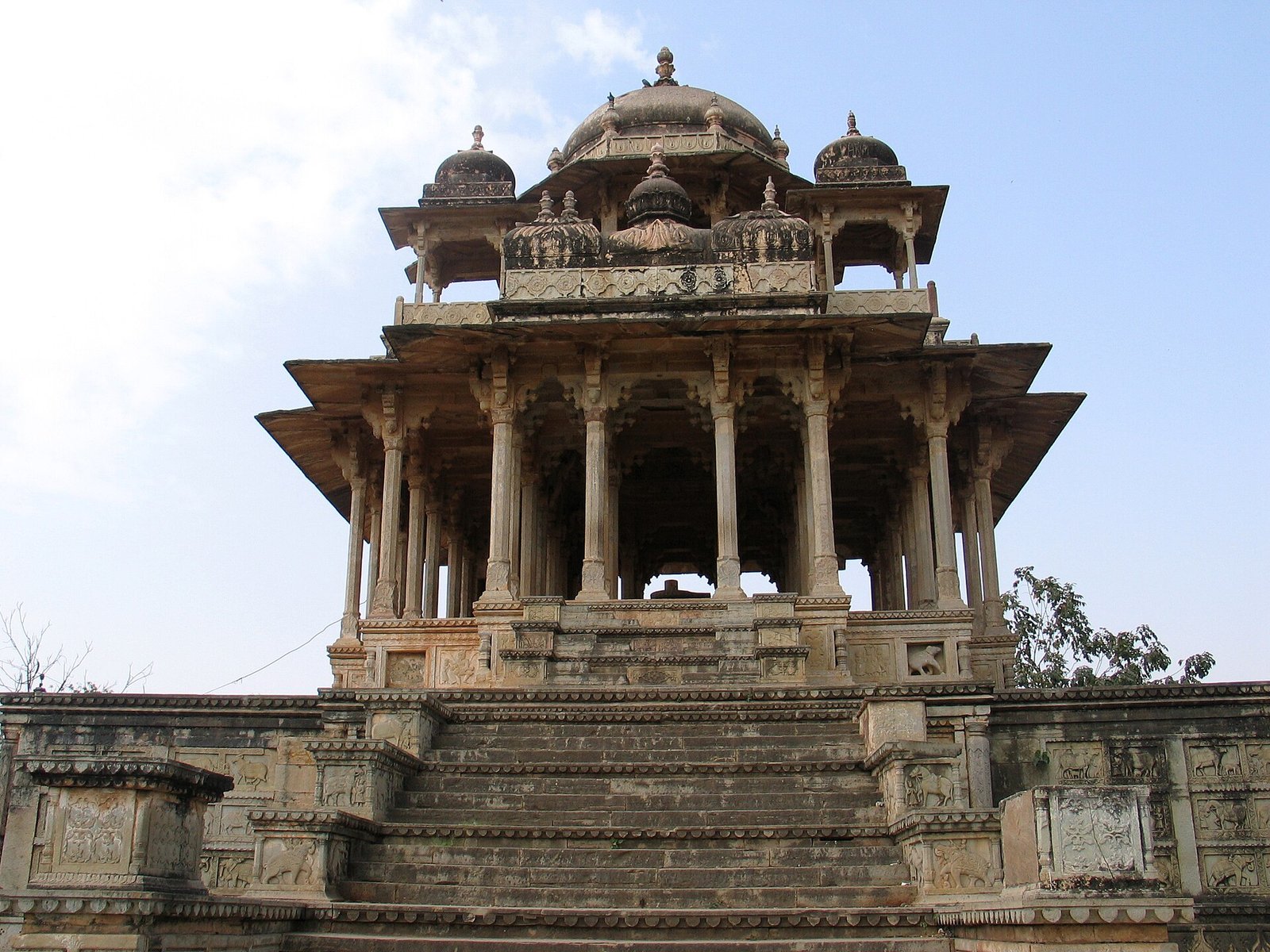 Chaurasi Khambon ki Chhatri — Bundi