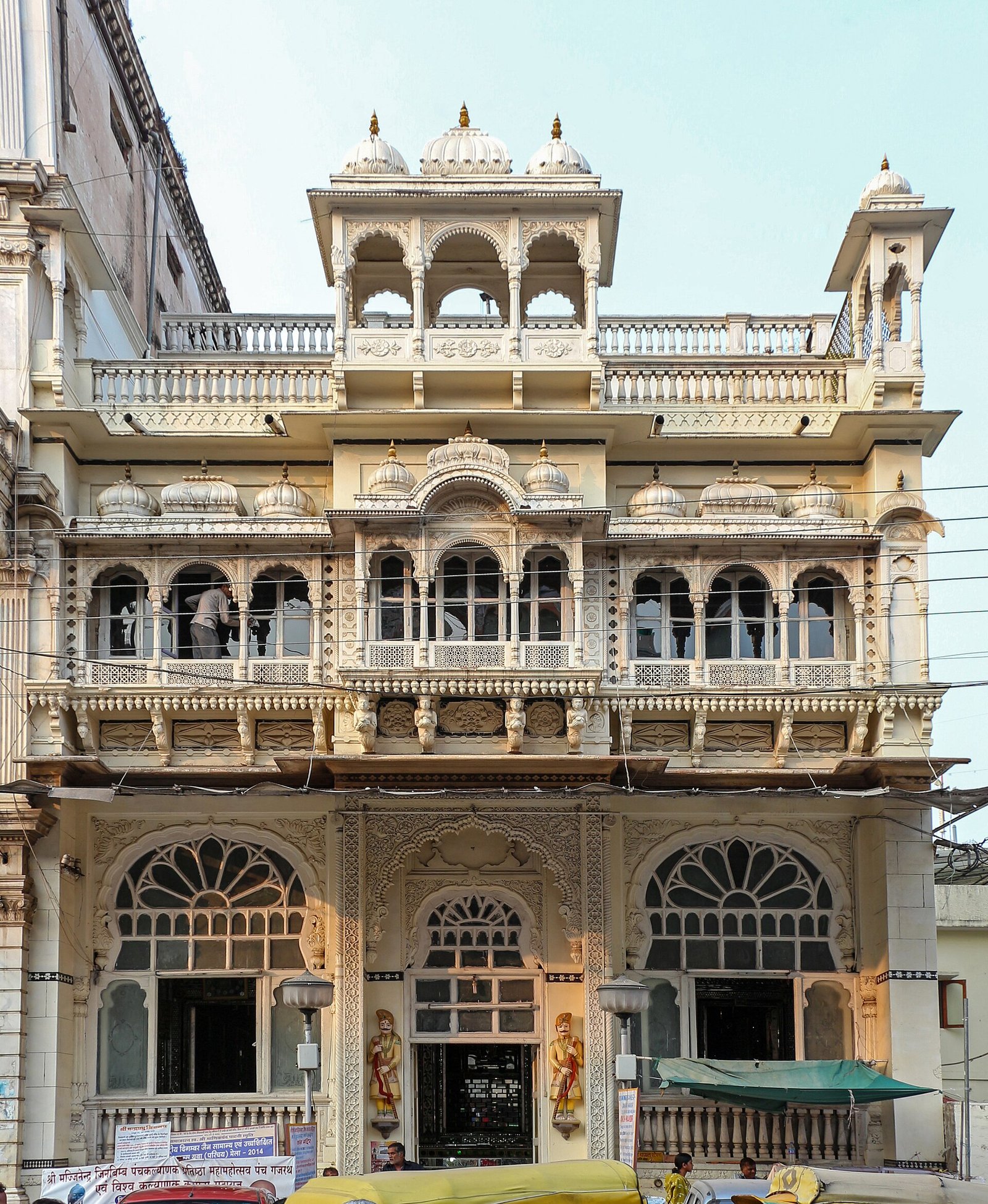 Kanch Mandir — Indore